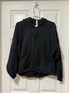Lululemon athletica city stroll hoodie size 4  euc